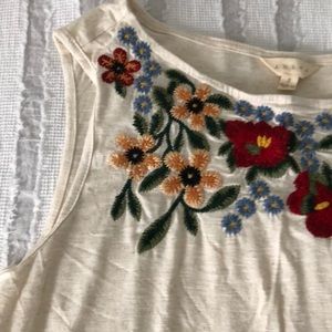EMBROIDERED TANK